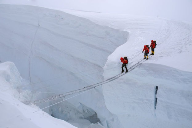 Kỷ lục gia Bùi Văn Ngợi và đồng đội trên hành trình chinh phục đỉnh Everest Kỷ lục gia Bùi Văn Ngợi và đồng đội trên hành trình chinh phục đỉnh Everest