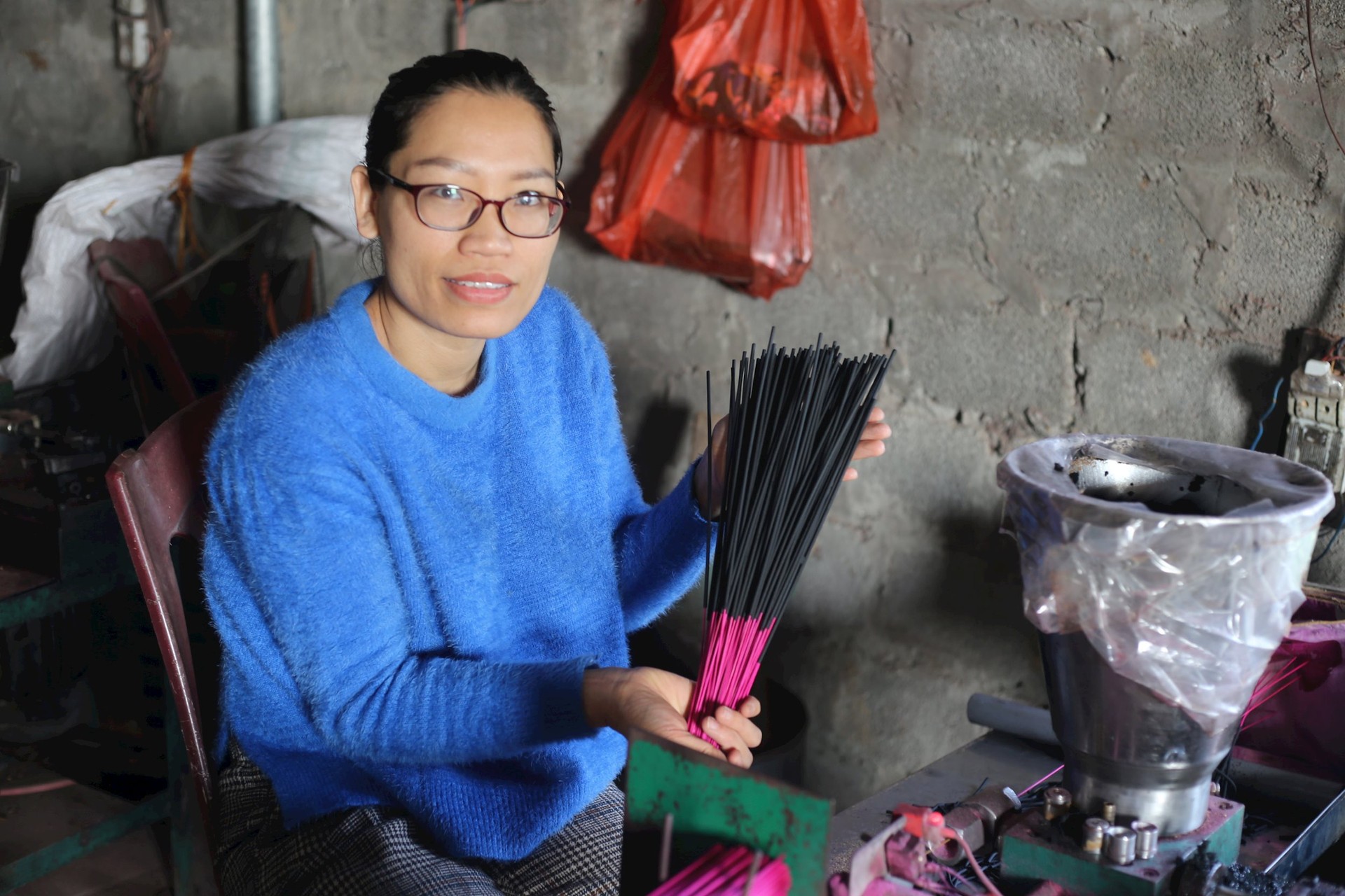 Sản phẩm hương của hộ kinh doanh Nguyễn Thu Phương, xã Quảng Phú Cầu, huyện Ứng Hoà. Sản phẩm hương của hộ kinh doanh Nguyễn Thu Phương, xã Quảng Phú Cầu, huyện Ứng Hoà.