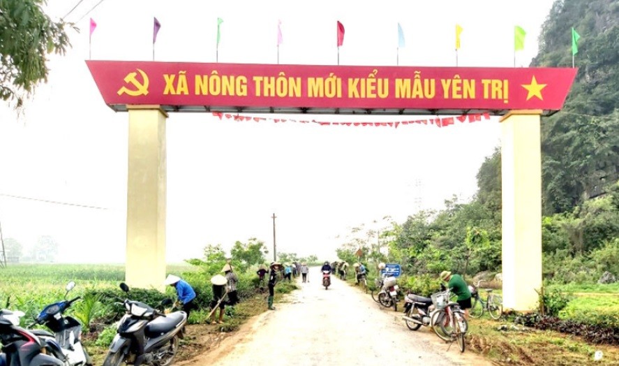 Người dân xã Yên Trị, Yên Thuỷ huy động ngày công vệ sinh đường làng ngõ xóm xanh sạch đẹp. Người dân xã Yên Trị, Yên Thuỷ huy động ngày công vệ sinh đường làng ngõ xóm xanh sạch đẹp.