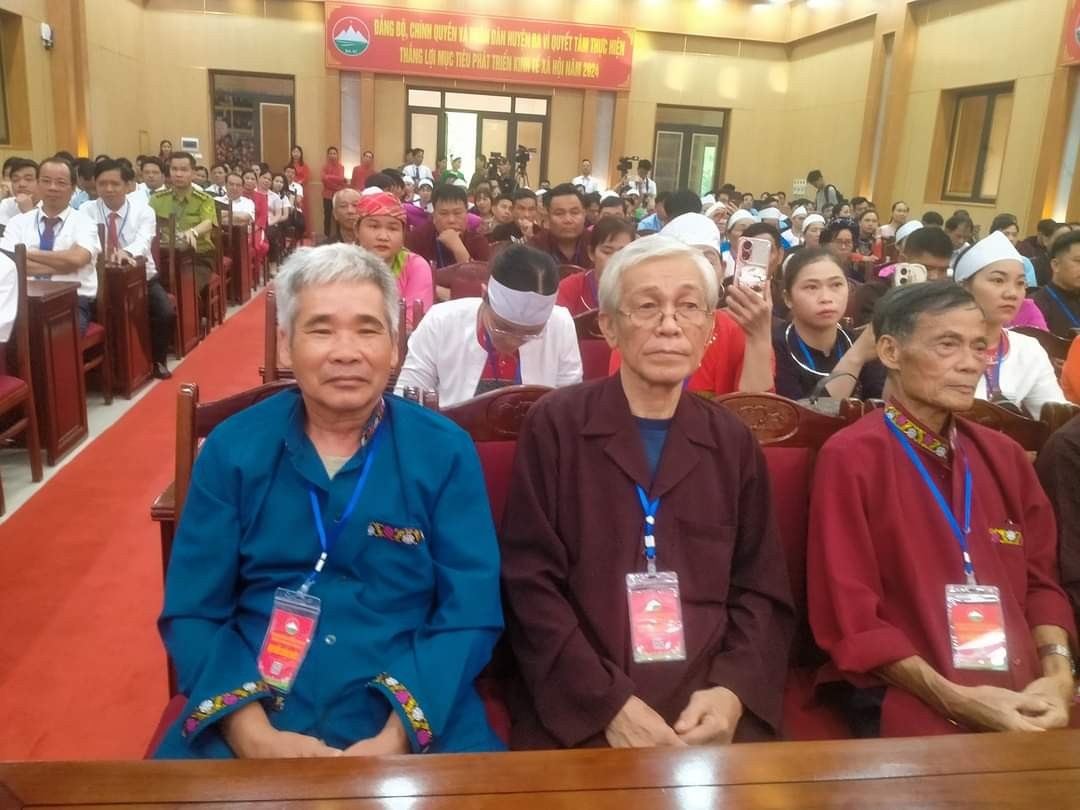 Huyện Ba Vì (Hà Nội): Đại hội Đại biểu các dân tộc thiểu số huyện Ba Vì lần thứ IV- Năm 2024. Huyện Ba Vì (Hà Nội): Đại hội Đại biểu các dân tộc thiểu số huyện Ba Vì lần thứ IV- Năm 2024.