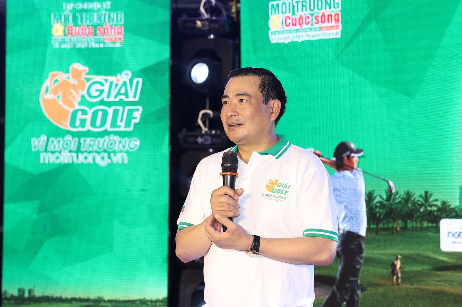 Ông Nguyễn Văn Toàn - Tổng biên tập Tạp chí điện tử Môi trường và Cuộc sống, Trưởng BTC giải đã bày tỏ niềm vui khi giải đấu diễn ra thành công tốt đẹp Ông Nguyễn Văn Toàn - Tổng biên tập Tạp chí điện tử Môi trường và Cuộc sống, Trưởng BTC giải đã bày tỏ niềm vui khi giải đấu diễn ra thành công tốt đẹp