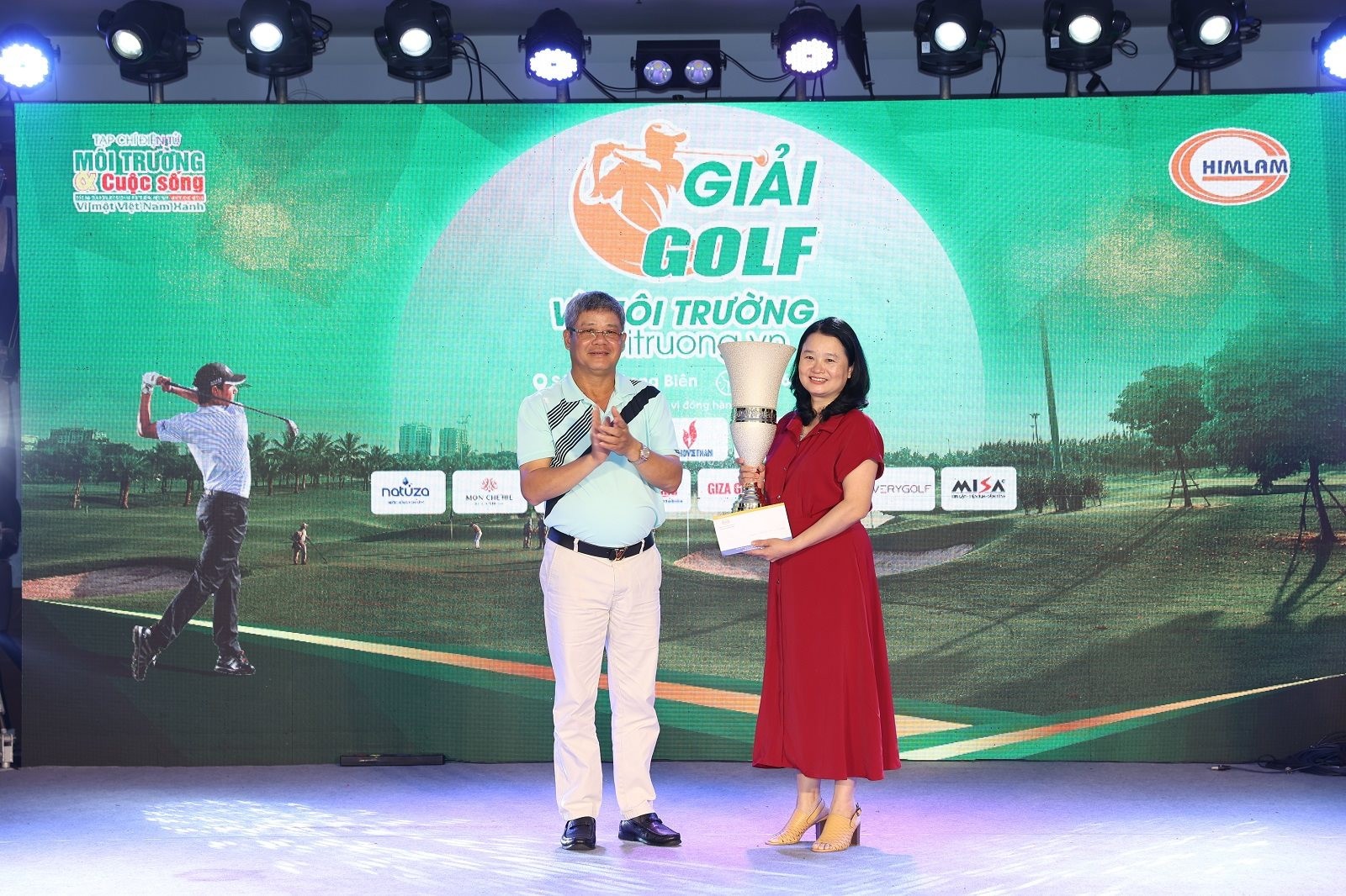 Bà Đặng Thị Kim Hiên giành giải Best Gross Nữ Bà Đặng Thị Kim Hiên giành giải Best Gross Nữ