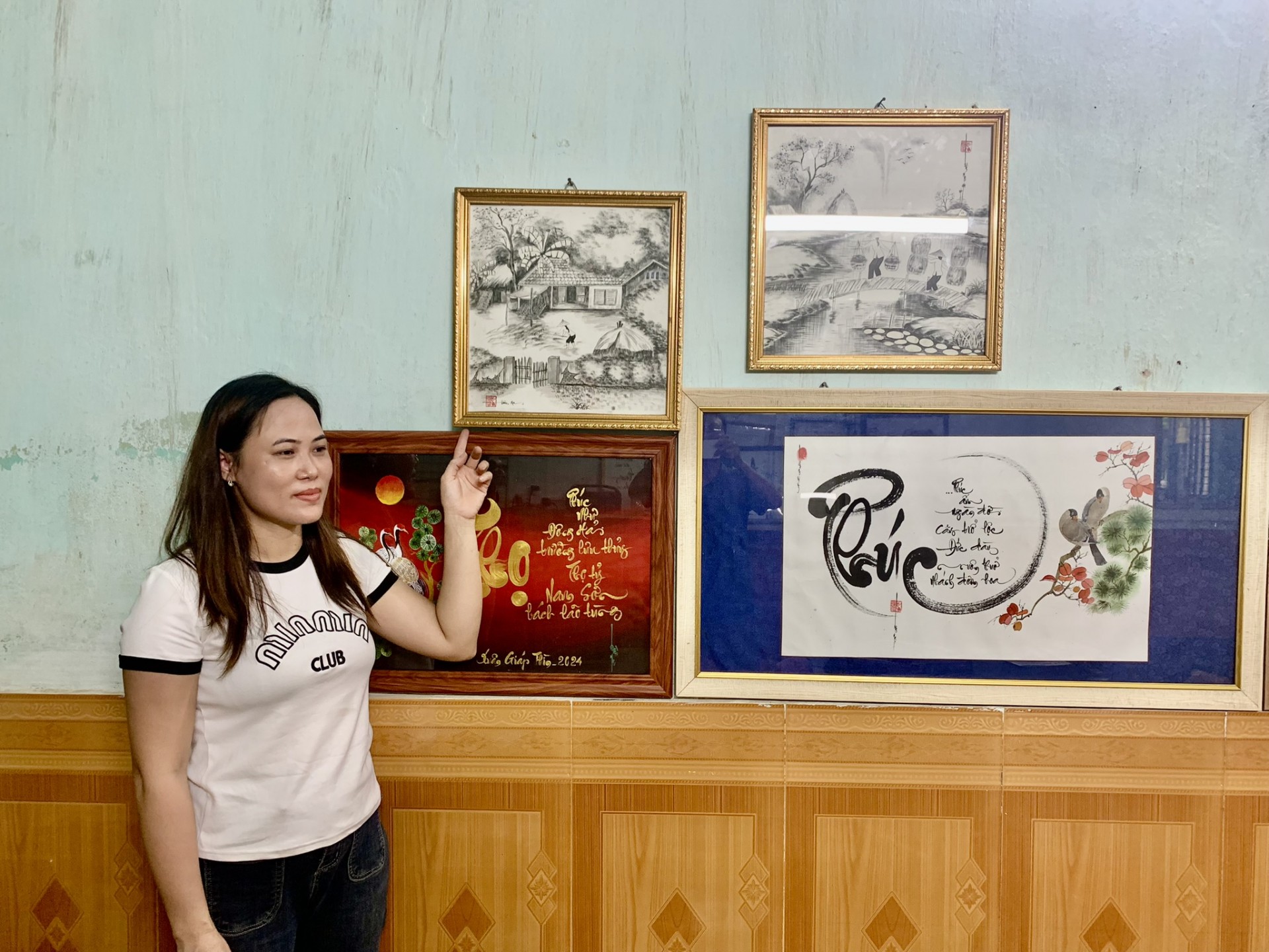 Cô giáo Mầm non ở vùng quê nghèo đam mê Thư pháp  Cô giáo Mầm non ở vùng quê nghèo đam mê Thư pháp