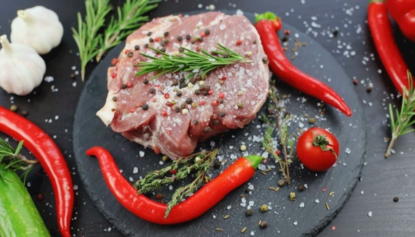 Đồ ăn chứa nhiều muối, chất béo bão hòa có hại cho người bệnh tăng huyết áp. Đồ ăn chứa nhiều muối, chất béo bão hòa có hại cho người bệnh tăng huyết áp.