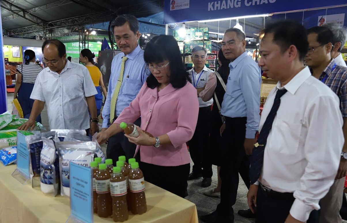 300 gian hàng trưng bày tại Hội chợ Công Thương khu vực Nam Trung Bộ - Phú Yên năm 2024 300 gian hàng trưng bày tại Hội chợ Công Thương khu vực Nam Trung Bộ - Phú Yên năm 2024