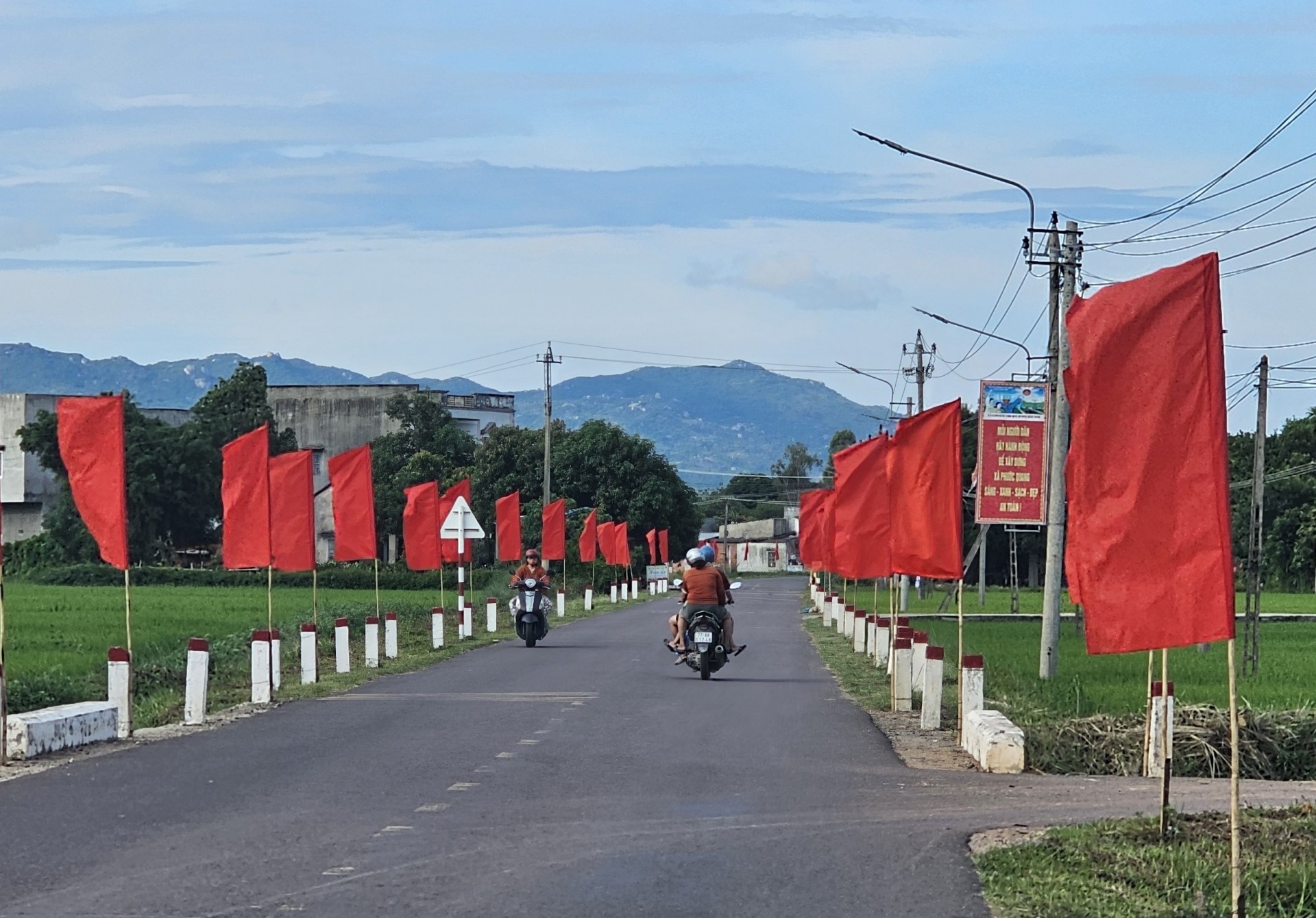 Phước Quang vinh dự là xã NTM kiểu mẫu đầu tiên của tỉnh Bình Định Phước Quang vinh dự là xã NTM kiểu mẫu đầu tiên của tỉnh Bình Định
