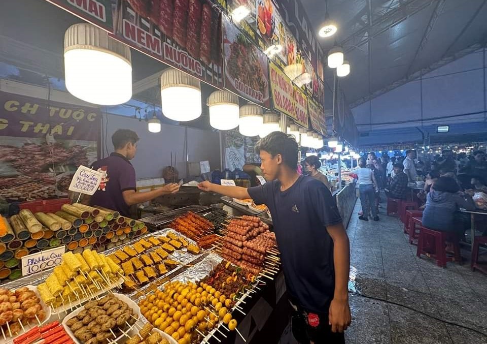 300 gian hàng trưng bày tại Hội chợ Công Thương khu vực Nam Trung Bộ - Phú Yên năm 2024 300 gian hàng trưng bày tại Hội chợ Công Thương khu vực Nam Trung Bộ - Phú Yên năm 2024