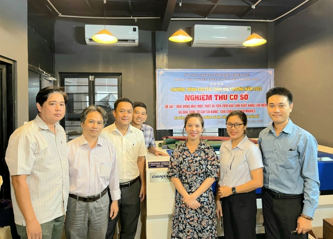 Trung tâm khuyến công và xúc tiến thương mại - Sở Công Thương nghiệm thu đề án ứng dụng máy móc thiết bị tiên tiến vào sản xuất của doanh nghiệp trên địa bàn TP. Huế (Ảnh: NT) Trung tâm khuyến công và xúc tiến thương mại - Sở Công Thương nghiệm thu đề án ứng dụng máy móc thiết bị tiên tiến vào sản xuất của doanh nghiệp trên địa bàn TP. Huế (Ảnh: NT)