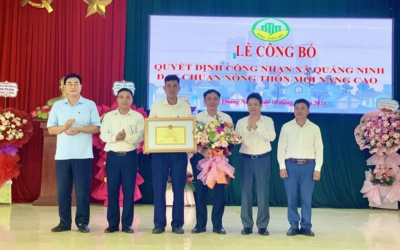 Xã Quảng Ninh đón nhận quyết định công nhận xã đạt chuẩn NTM nâng cao