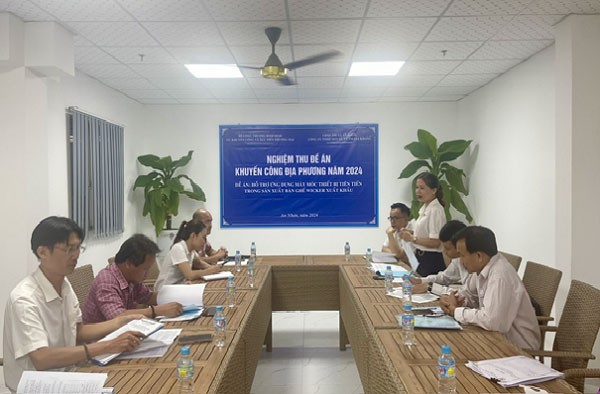 Bình Định nghiệm thu đề án khuyến công Hỗ trợ ứng dụng máy móc thiết bị cho đơn vị sản xuất bàn ghế