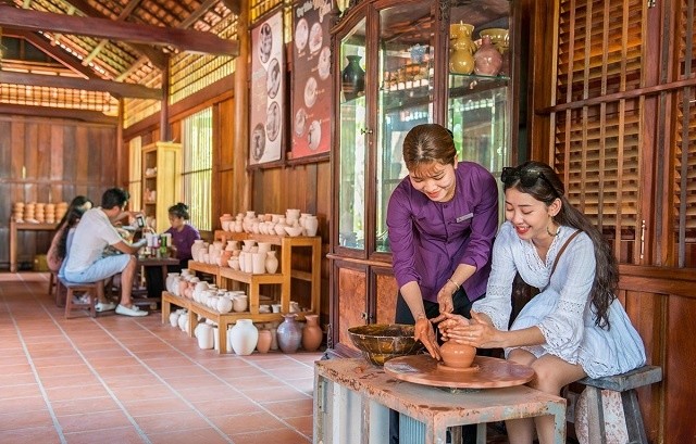 Du lịch làng nghề hấp dẫn du khách mở ra hướng đi mới Du lịch làng nghề hấp dẫn du khách mở ra hướng đi mới