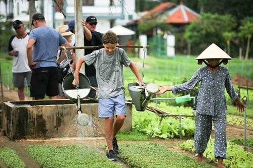 Du lịch làng nghề hấp dẫn du khách mở ra hướng đi mới Du lịch làng nghề hấp dẫn du khách mở ra hướng đi mới