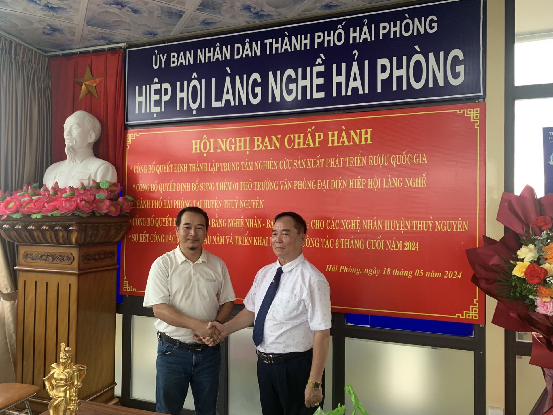 Nghệ nhân nghiên cứu ứng dụng công nghệ mới cho làng nghề đúc truyền thống