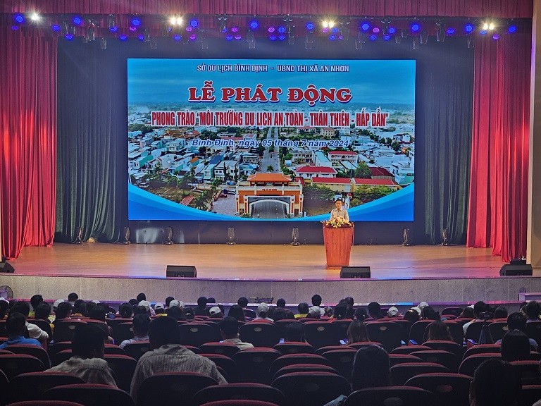 Bình Định xây dựng môi trường du lịch an toàn, thân thiện, hấp dẫn Bình Định xây dựng môi trường du lịch an toàn, thân thiện, hấp dẫn