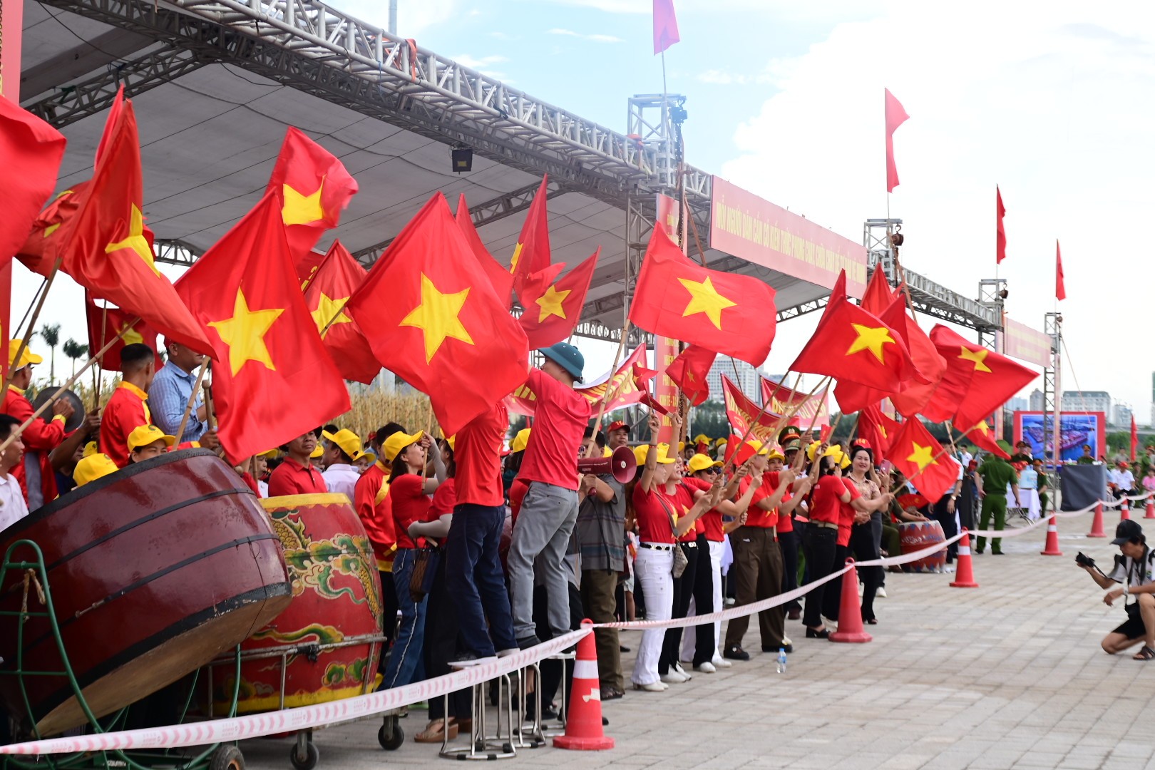 Chung kết Hội thi nghiệp vụ chữa cháy và cứu nạn, cứu hộ “Tổ liên gia an toàn phòng cháy, chữa cháy” toàn quốc năm 2024 thành công tốt đẹp Chung kết Hội thi nghiệp vụ chữa cháy và cứu nạn, cứu hộ “Tổ liên gia an toàn phòng cháy, chữa cháy” toàn quốc năm 2024 thành công tốt đẹp