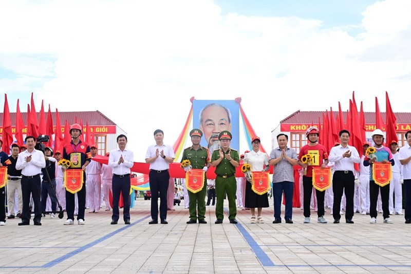 Chung kết Hội thi nghiệp vụ chữa cháy và cứu nạn, cứu hộ “Tổ liên gia an toàn phòng cháy, chữa cháy” toàn quốc năm 2024 thành công tốt đẹp Chung kết Hội thi nghiệp vụ chữa cháy và cứu nạn, cứu hộ “Tổ liên gia an toàn phòng cháy, chữa cháy” toàn quốc năm 2024 thành công tốt đẹp