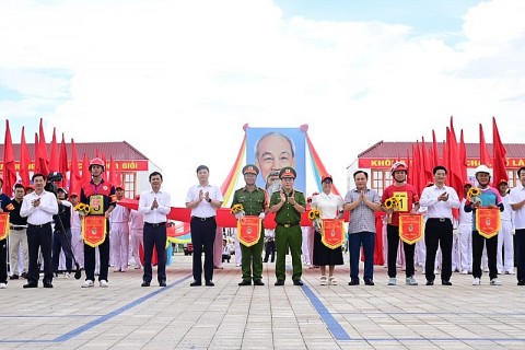 Chung kết Hội thi nghiệp vụ chữa cháy và cứu nạn, cứu hộ “Tổ liên gia an toàn phòng cháy, chữa cháy” toàn quốc năm 2024 thành công tốt đẹp