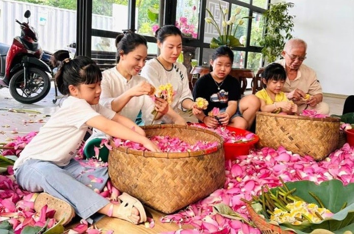 Tinh hoa các sản phẩm quý từ sen Tinh hoa các sản phẩm quý từ sen