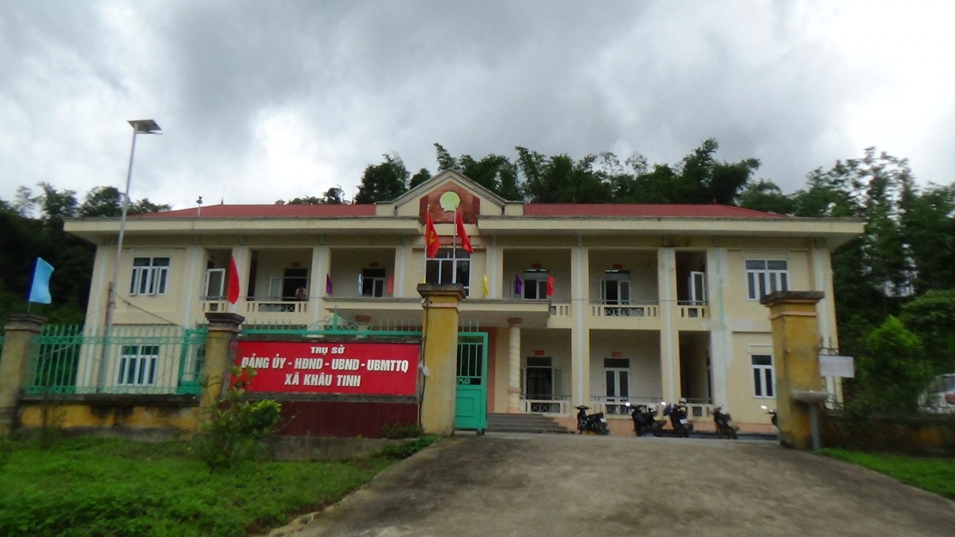 Trụ sở xã Khâu Tinh được đầu tư xây dựng khang trang