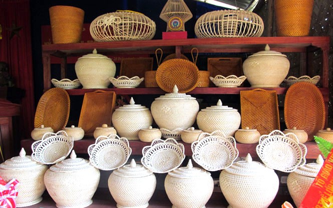 Mây tre đan Vân Sơn tham gia các cuộc xúc tiến thương mại và nhận được sự quan tâm của các doanh nghiệp trong và ngoài nước. Mây tre đan Vân Sơn tham gia các cuộc xúc tiến thương mại và nhận được sự quan tâm của các doanh nghiệp trong và ngoài nước.