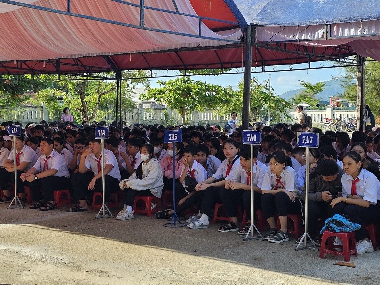 Học sinh Bình Định tham gia trải nghiệm nghệ thuật truyền thống Học sinh Bình Định tham gia trải nghiệm nghệ thuật truyền thống