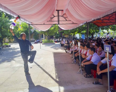 Học sinh Bình Định tham gia trải nghiệm nghệ thuật truyền thống