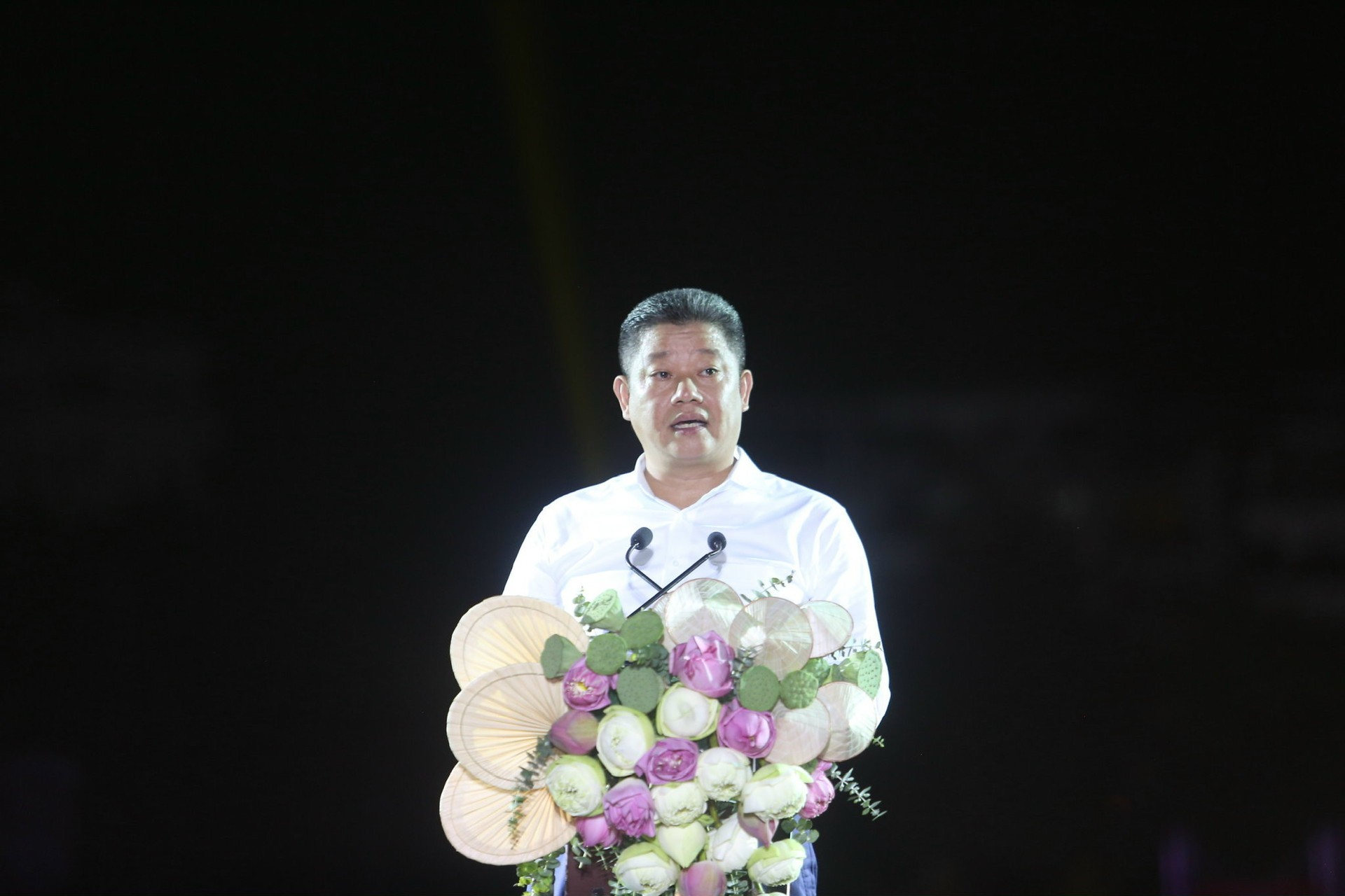 Sắc Sen Tây Hồ - Tôn vinh nét đẹp văn hóa của Thăng Long - Hà Nội Sắc Sen Tây Hồ - Tôn vinh nét đẹp văn hóa của Thăng Long - Hà Nội