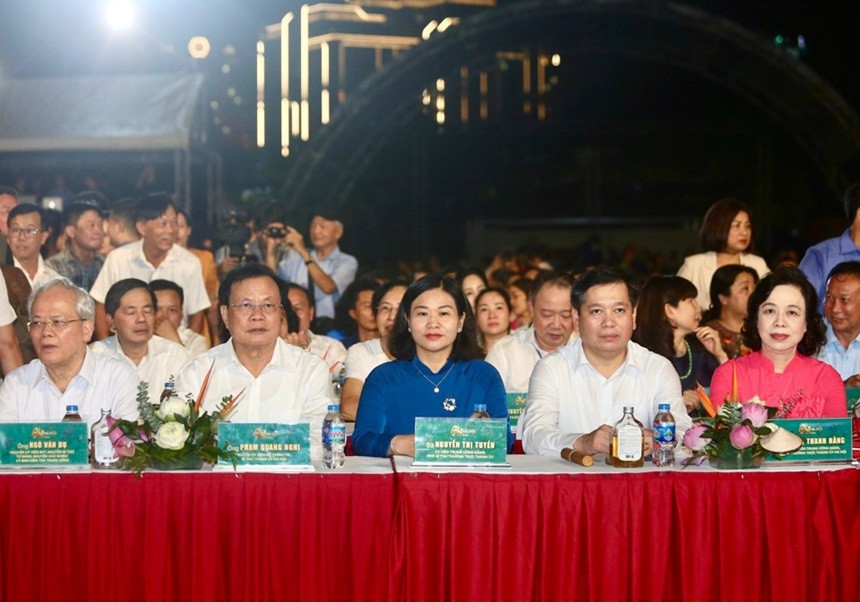 “Mùa sen nhớ Bác” Hoạt động thiết thực kỷ niệm những ngày lễ lớn