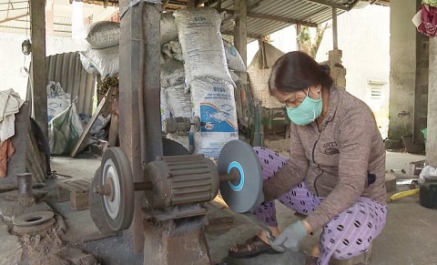 lang nghe truyen thong minh khanh do lua lang ren tram nam