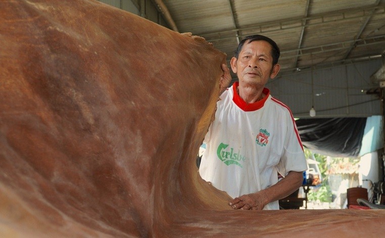 Nghề làm trống ở làng Bắc Thai (xã Thạch Hội, huyện Thạch, tỉnh Hà Tĩnh) đã gắn bó với người dân nơi đây khoảng 100 năm. Trong đó, nhiều hộ có 3-4 thế hệ cùng làm trống.