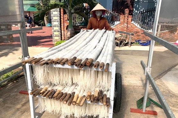 Độc đáo làng nghề làm miến khô tại phố Núi - Buôn Mê Thuột