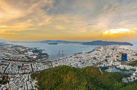 Quy Nhơn hướng đến thành phố du lịch, văn minh, hiện đại