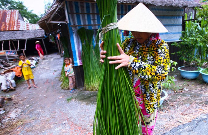 Những người thợ “giữ lửa” cho nghề truyền thống