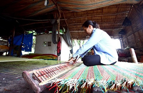 Những người thợ “giữ lửa” cho nghề truyền thống
