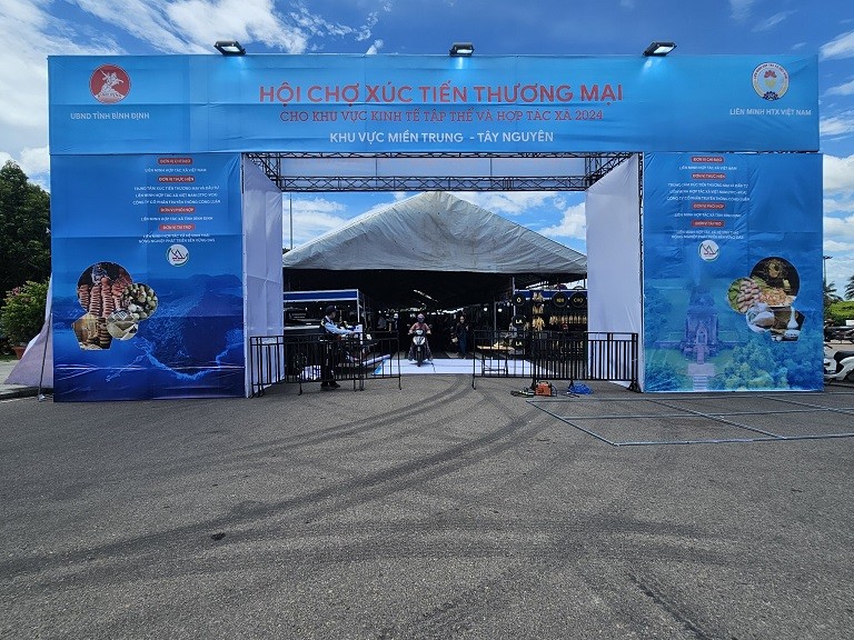 Hơn 1.000 sản phẩm OCOP tham gia Hội chợ Xúc tiến thương mại cho khu vực kinh tế tập thể, HTX năm 2024 Hơn 1.000 sản phẩm OCOP tham gia Hội chợ Xúc tiến thương mại cho khu vực kinh tế tập thể, HTX năm 2024