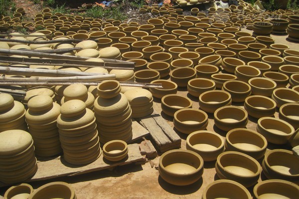 Gốm Mỹ Thiện có cốt từ đất sét. Gốm Mỹ Thiện có cốt từ đất sét.