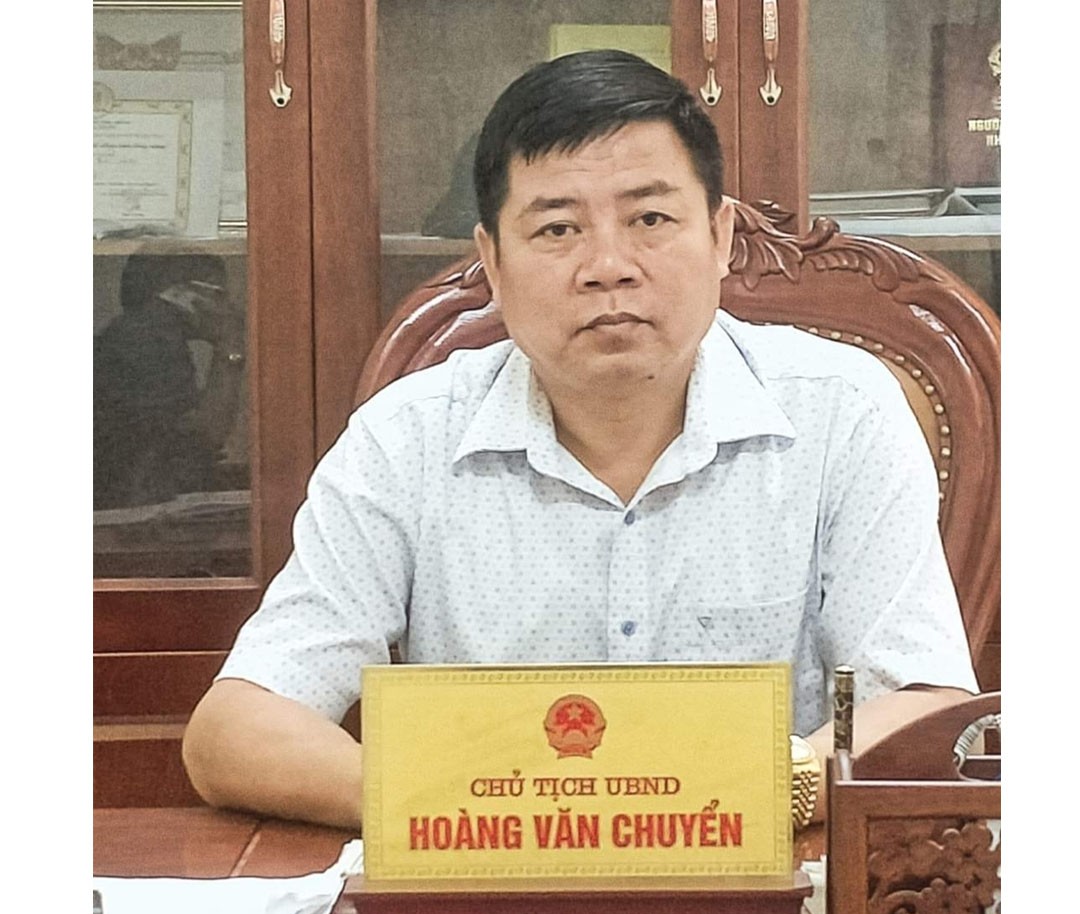 Ông Hoàng Văn Chuyển, PBT Đảng ủy, Chủ tịch UBND xã Ba Trại Ông Hoàng Văn Chuyển, PBT Đảng ủy, Chủ tịch UBND xã Ba Trại