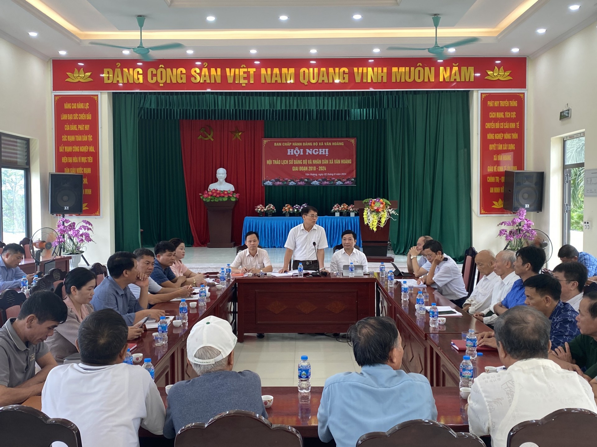 Hội thảo Lịch sử Đảng bộ và Nhân dân xã Văn Hoàng giai đoạn 2010 - 2024 Hội thảo Lịch sử Đảng bộ và Nhân dân xã Văn Hoàng giai đoạn 2010 - 2024