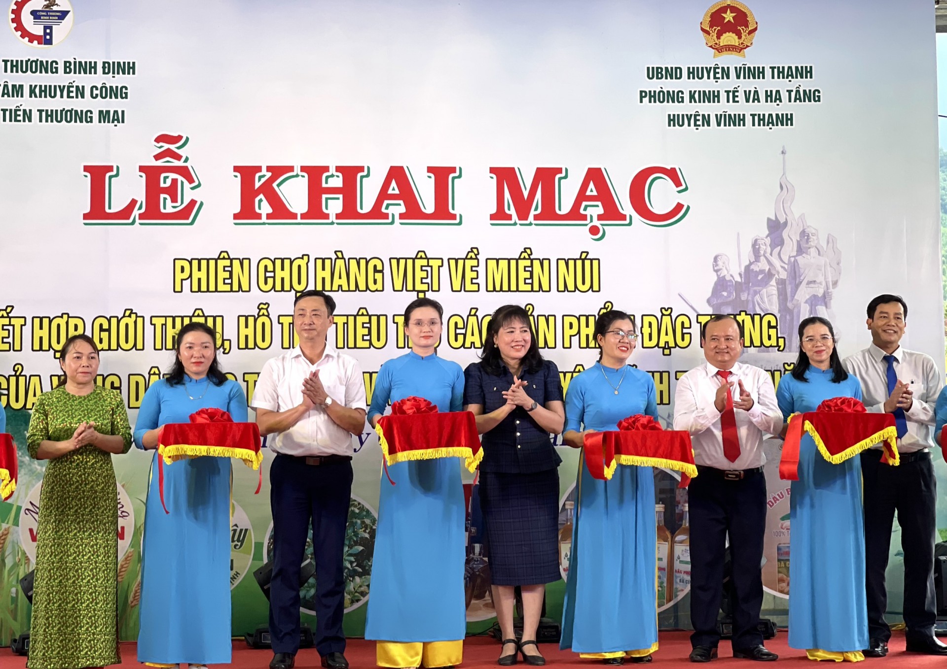 Bình Định: Phiên chợ hàng Việt về miền núi Vĩnh Thạnh