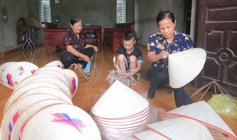 Phú Thọ: Giữ gìn nghề làm nón lá gần 100 năm ở xã Gia Thanh Phú Thọ: Giữ gìn nghề làm nón lá gần 100 năm ở xã Gia Thanh