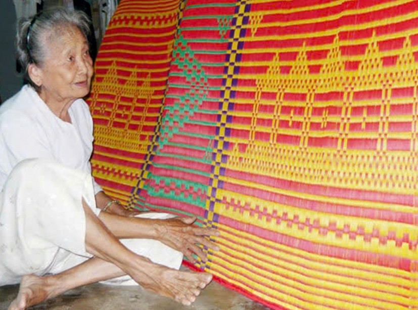 Trà Vinh: Nghề dệt chiếu Cà Hom được công nhận là di sản văn hóa phi vật thể quốc gia Trà Vinh: Nghề dệt chiếu Cà Hom được công nhận là di sản văn hóa phi vật thể quốc gia