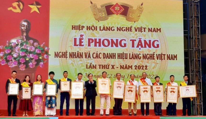 Phong tặng danh hiệu nghệ nhân làng nghề nhằm thúc đẩy tinh thần sáng tạo khởi nghiệp Phong tặng danh hiệu nghệ nhân làng nghề nhằm thúc đẩy tinh thần sáng tạo khởi nghiệp