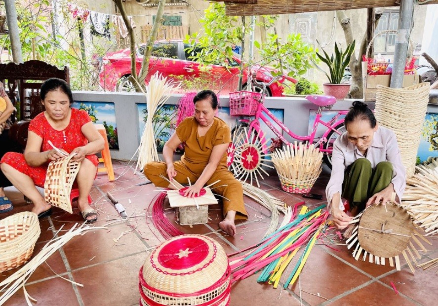 Chuyển đổi nhanh hướng đến chiến lược chấn hưng phát triển làng nghề