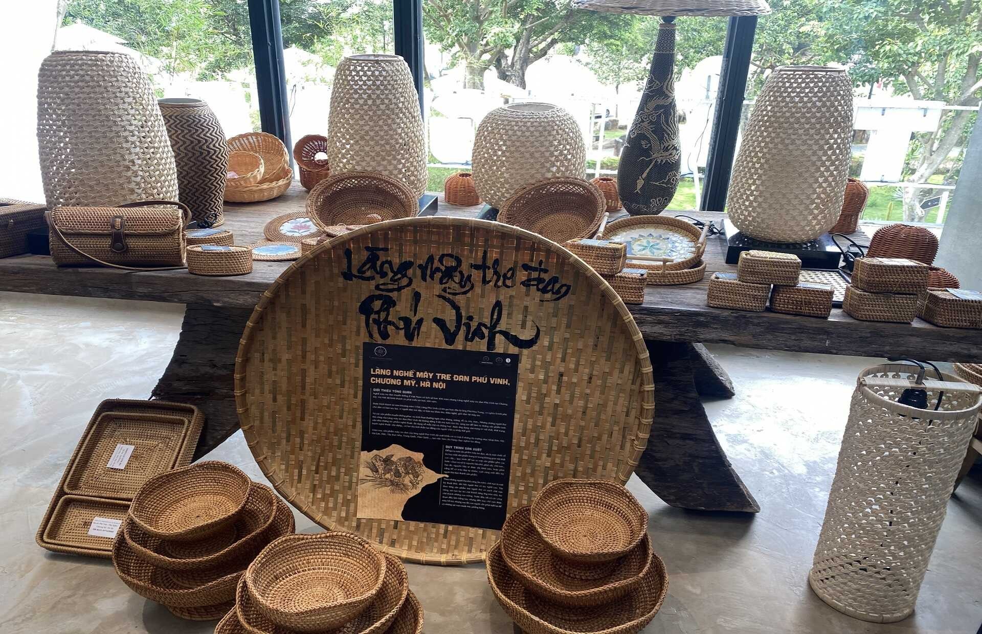 Làng nghề Phú Vinh là một địa điểm nổi tiếng tại Hà Nội