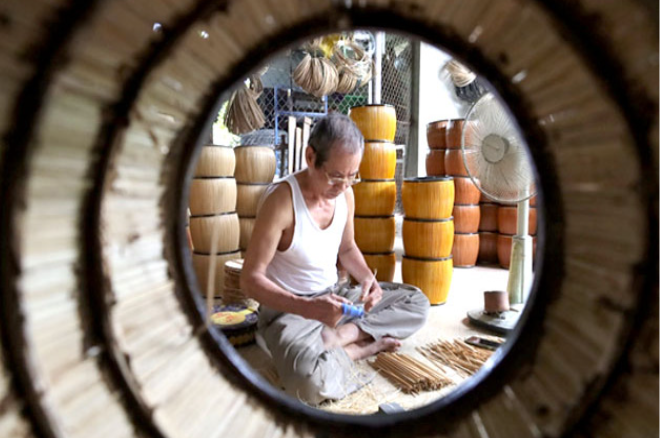   Ủ ấm được làm hoàn toàn bằng phương pháp thủ công ở Sơn Vi, Phú Thọ