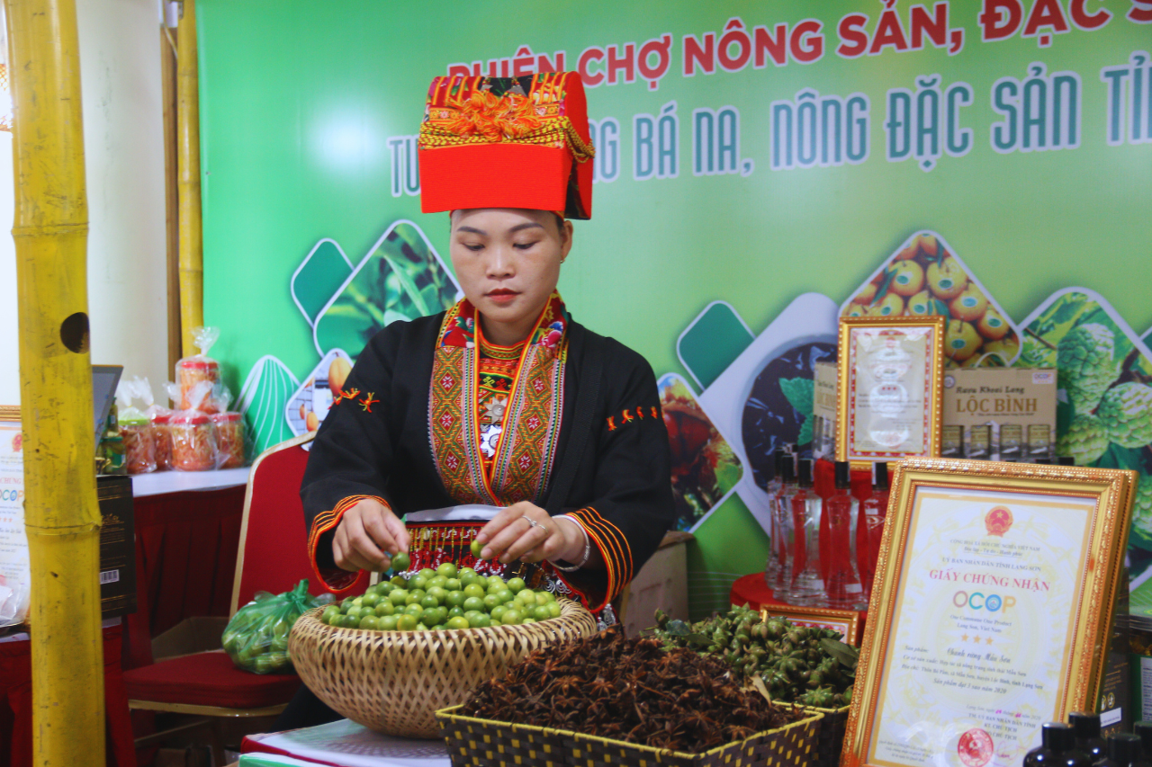 Phiên chợ nông sản, đặc sản vùng miền quy tụ nhiều sản vật  địa phương