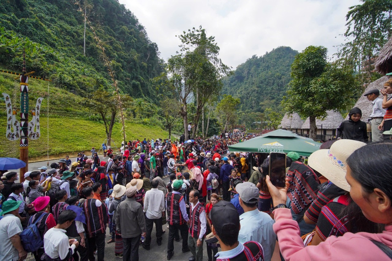 Độc đáo Lễ hội Ớt A Riêu ở Cổng Trời Đông Giang