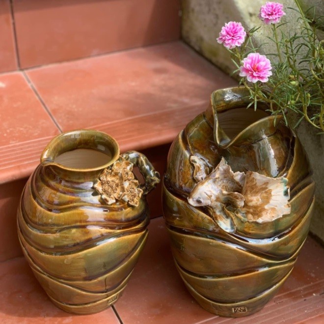 Nhiều tác phẩm gốm được chế tác một cách tinh xảo, đẹp mắt. Nhiều tác phẩm gốm được chế tác một cách tinh xảo, đẹp mắt.