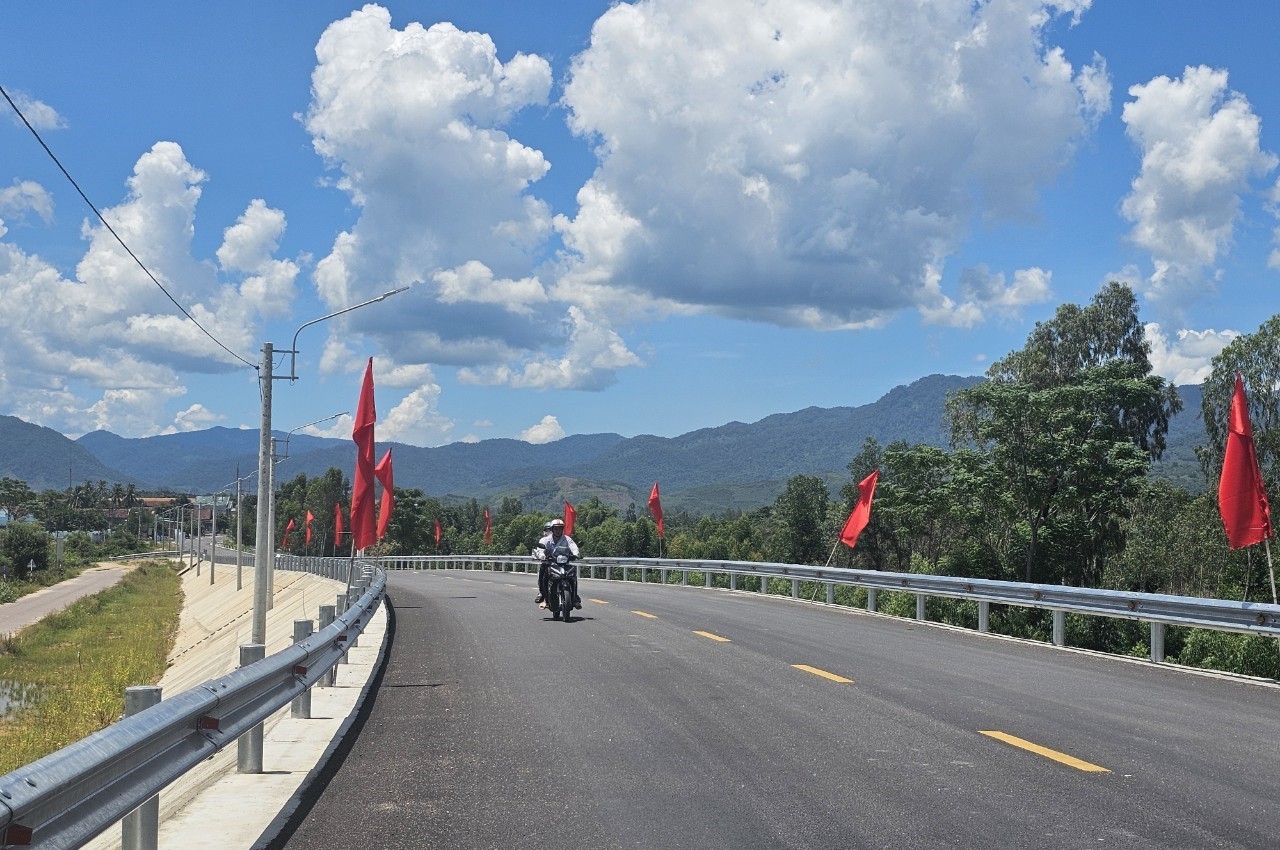 Bình Định: Đường vui chào mừng ngày Quốc khánh