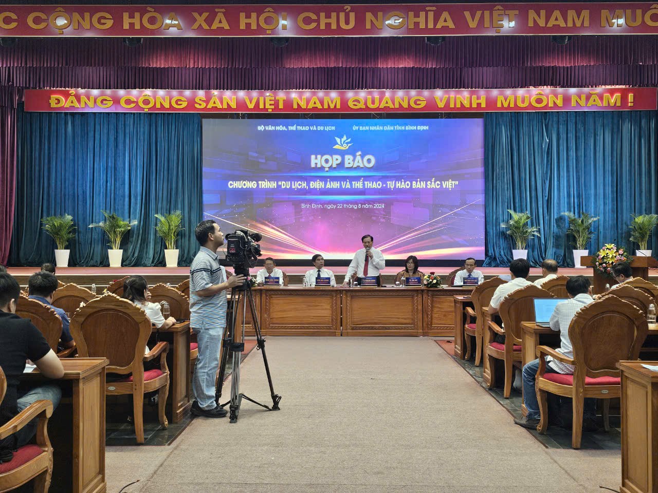 Quảng bá Bình Định qua “Du lịch, Điện ảnh và Thể thao - Tự hào bản sắc Việt” Quảng bá Bình Định qua “Du lịch, Điện ảnh và Thể thao - Tự hào bản sắc Việt”